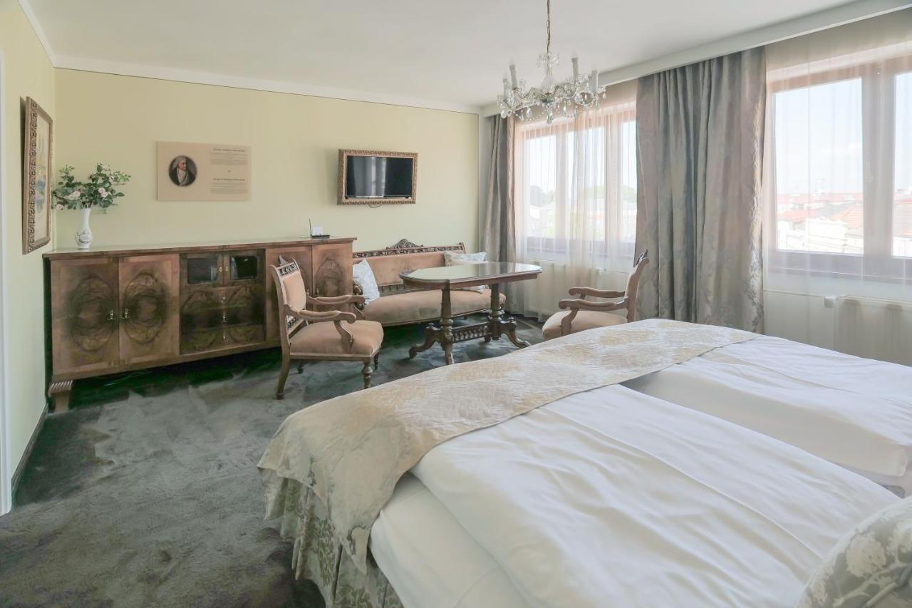 Hotel Zlata Hvezda Litomyšl المظهر الخارجي الصورة