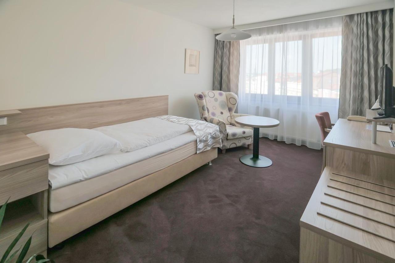 Hotel Zlata Hvezda Litomyšl المظهر الخارجي الصورة