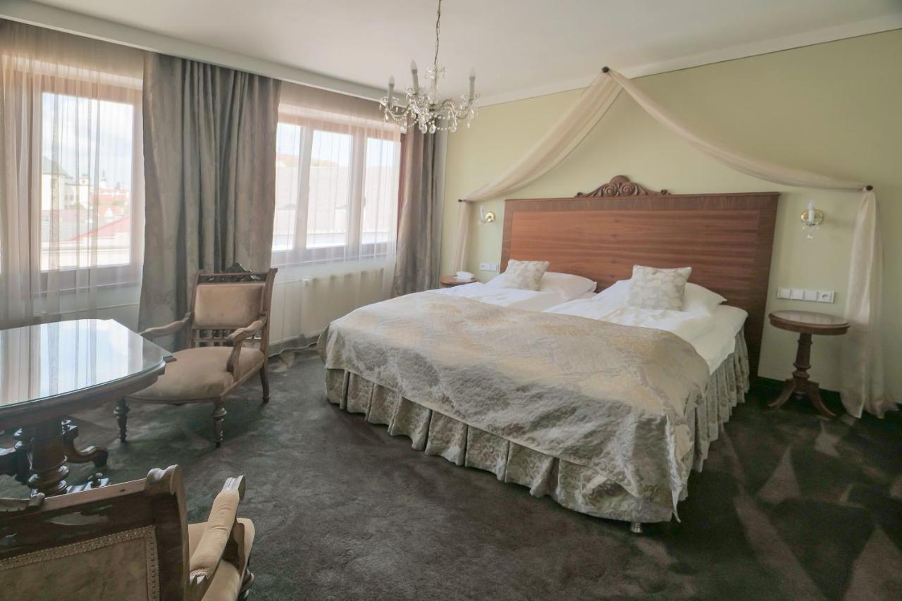 Hotel Zlata Hvezda Litomyšl المظهر الخارجي الصورة