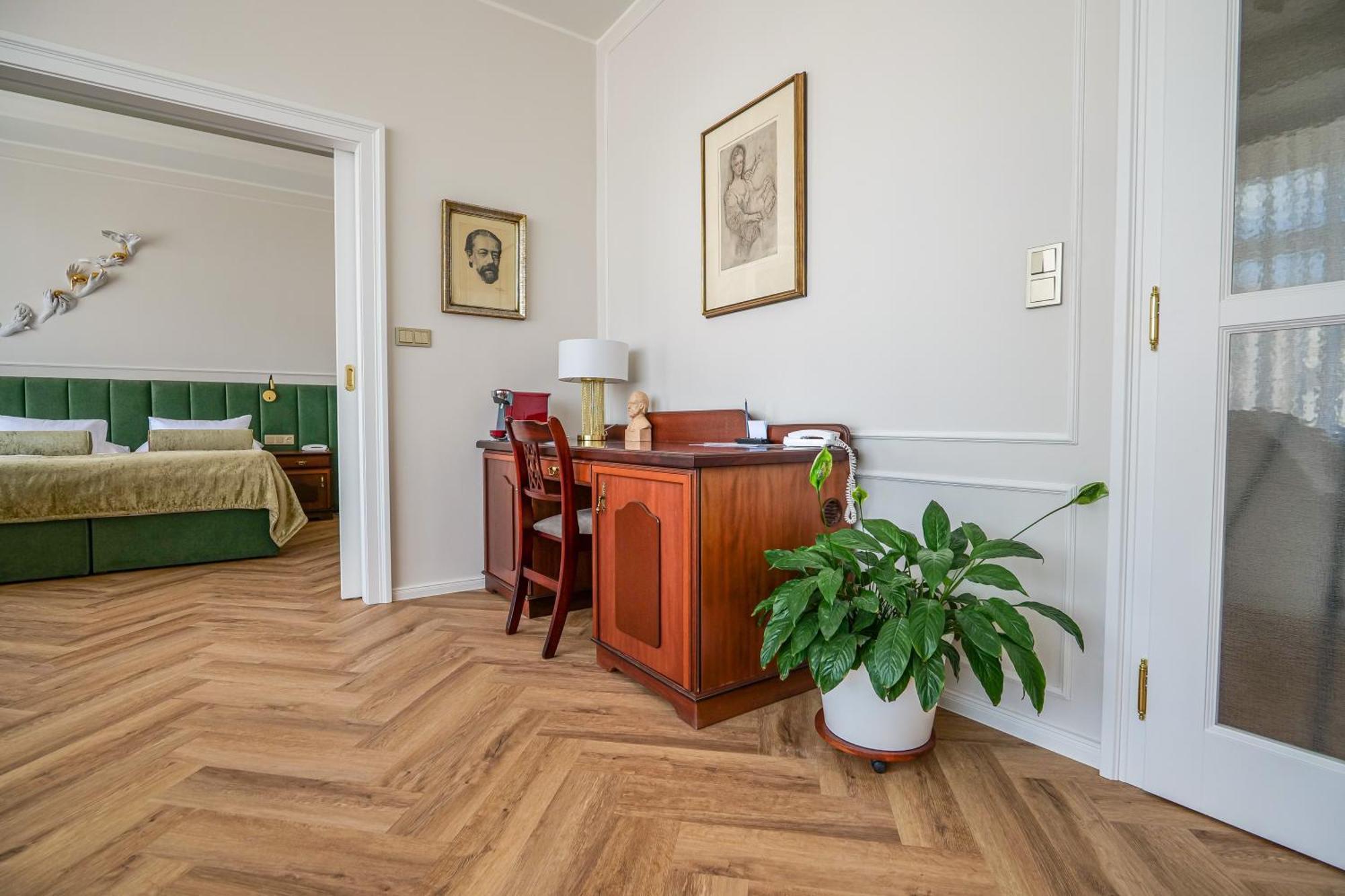 Hotel Zlata Hvezda Litomyšl المظهر الخارجي الصورة